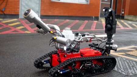 İnsansı İtfaiye Robotu Geliştirildi